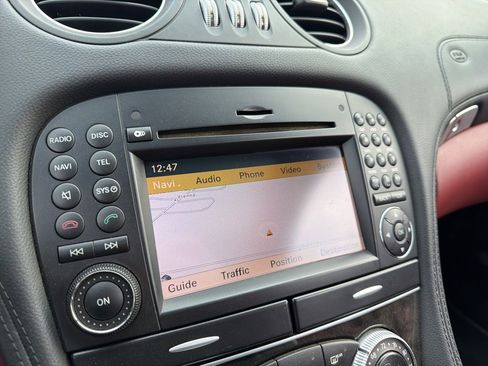 Used 2011 Mercedes-Benz SL 550 image 12