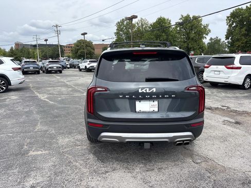 Used 2022 Kia Telluride EX w/ EX Premium Package FWD image 6