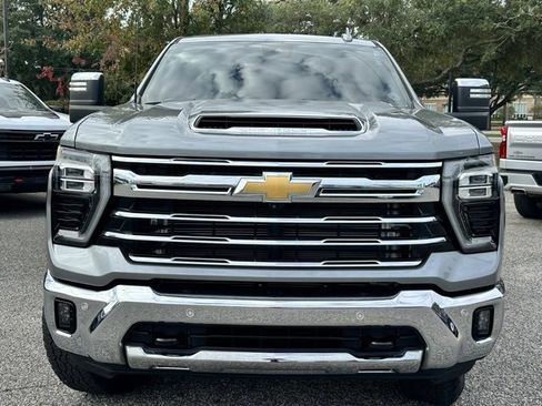 Used 2024 Chevrolet Silverado 2500 LTZ w/ LTZ Convenience Package image 2