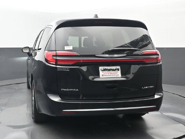 Used 2026 Chrysler Pacifica Limited FWD image 19