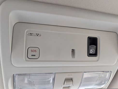 Used 2017 Nissan Titan SL image 38