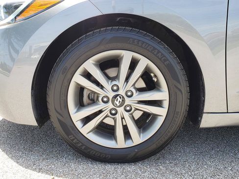 Used 2018 Hyundai Elantra Value Edition FWD image 27