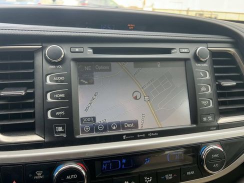 Certified 2016 Toyota Highlander Limited image 22