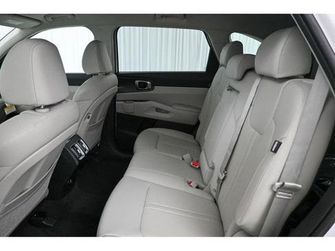 New 2026 Kia Sorento S image 12