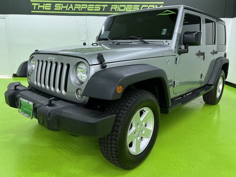 Used 2018 Jeep Wrangler Unlimited Sport S AWD/4WD image 5