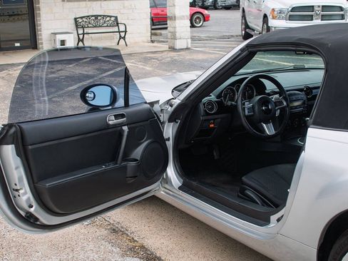 Used 2008 MAZDA MX-5 Miata Touring RWD image 17