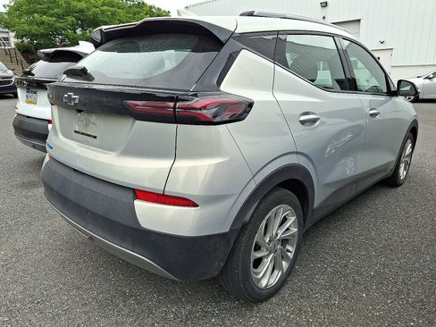 Certified 2023 Chevrolet Bolt EUV LT w/ Comfort Package FWD image 6