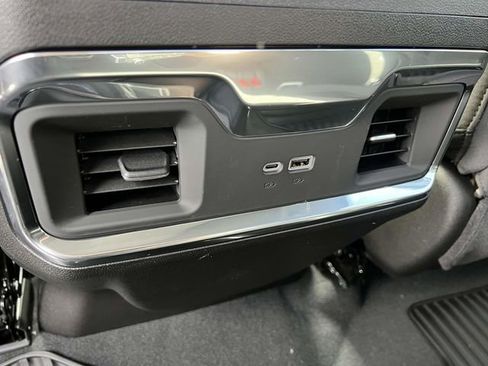 Used 2025 GMC Sierra 1500 Elevation image 14