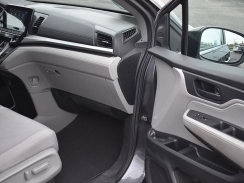 Used 2019 Honda Odyssey EX image 12