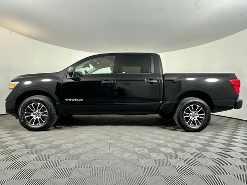 Used 2023 Nissan Titan SV image 19
