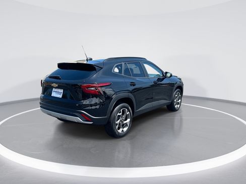 Used 2026 Chevrolet Trax LT FWD image 9