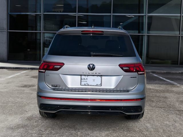 Used 2024 Volkswagen Tiguan SE R-Line AWD/4WD image 6