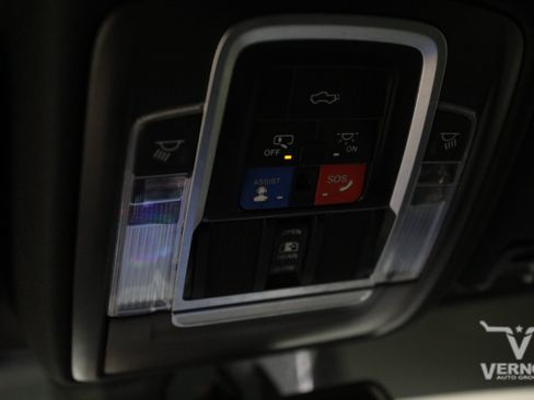 Used 2022 RAM 2500 Laramie w/ Night Edition AWD/4WD image 29