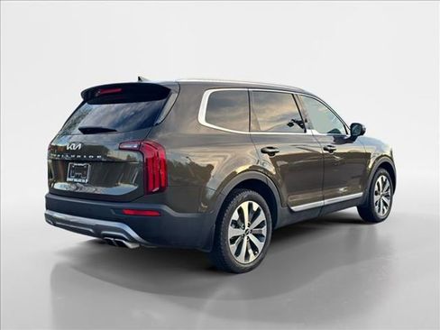 Used 2022 Kia Telluride EX w/ EX Premium Package image 5