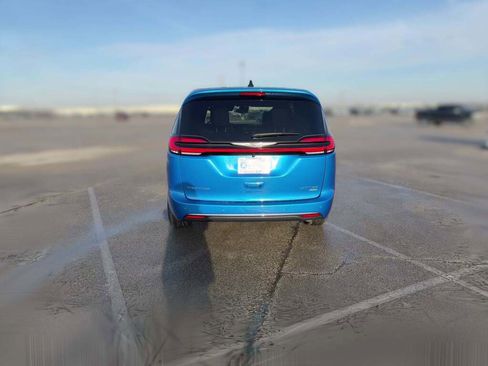 New 2026 Chrysler Pacifica Limited image 10