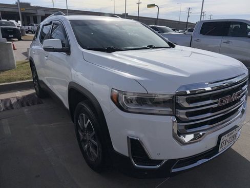 Used 2023 GMC Acadia SLE w/ Driver Convenience Package image 2