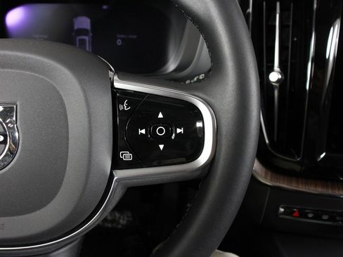 Certified 2023 Volvo XC60 T8 Plus AWD/4WD image 11