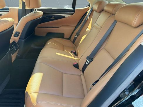 Used 2016 Lexus LS 460 w/ Comfort Package image 15