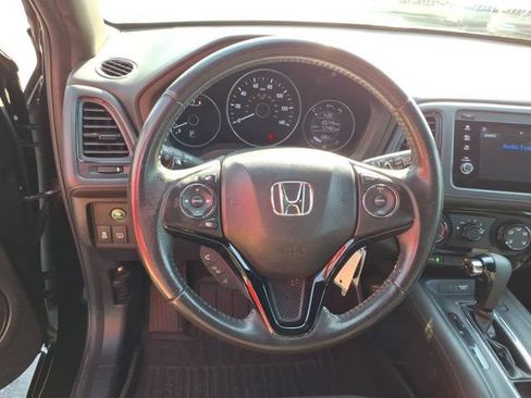 Used 2019 Honda HR-V Sport image 7