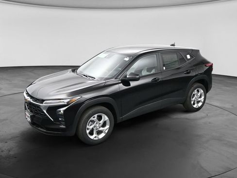 New 2026 Chevrolet Trax LS w/ LS Convenience Package FWD image 43