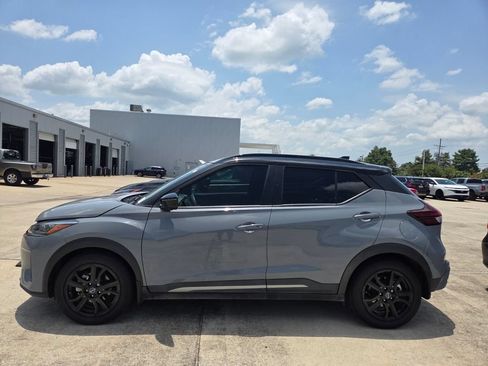 Used 2023 Nissan Kicks SR FWD image 2