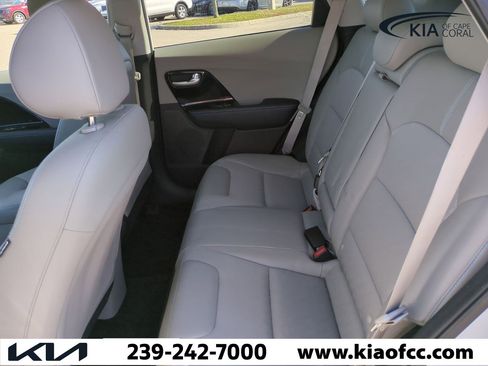 Used 2019 Kia Niro EX image 13