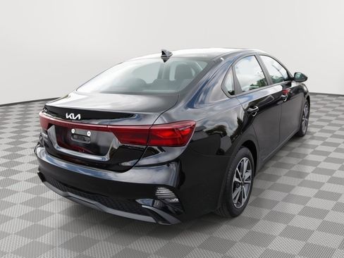 Used 2024 Kia Forte LXS FWD image 5