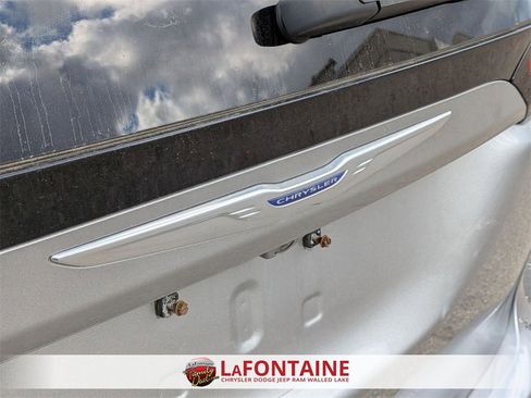 Used 2020 Chrysler Voyager Lxi image 9