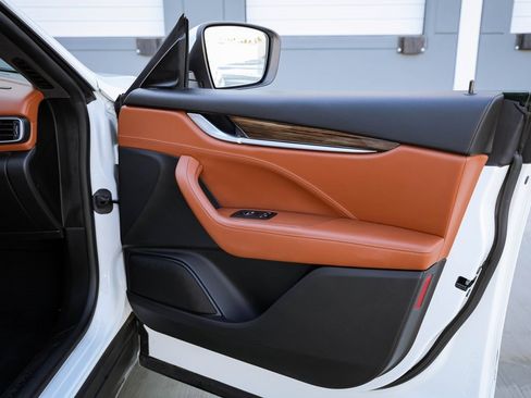 Used 2022 Maserati Levante GT image 22