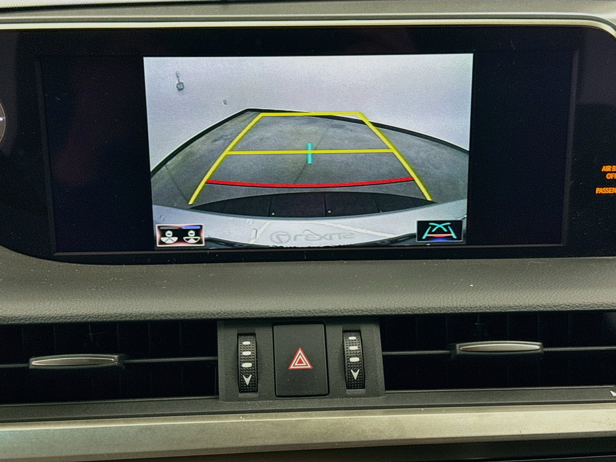 Used 2019 Lexus ES 300h w/ Premium Package FWD image 23