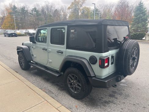 Used 2024 Jeep Wrangler Sport S image 38