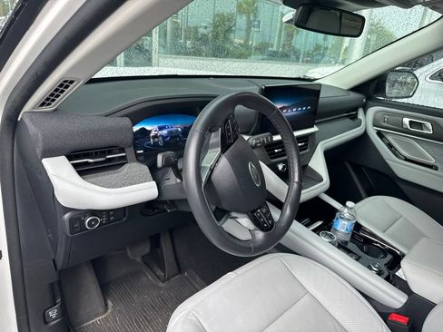 Used 2025 Ford Explorer Platinum w/ Ultimate Package RWD image 4