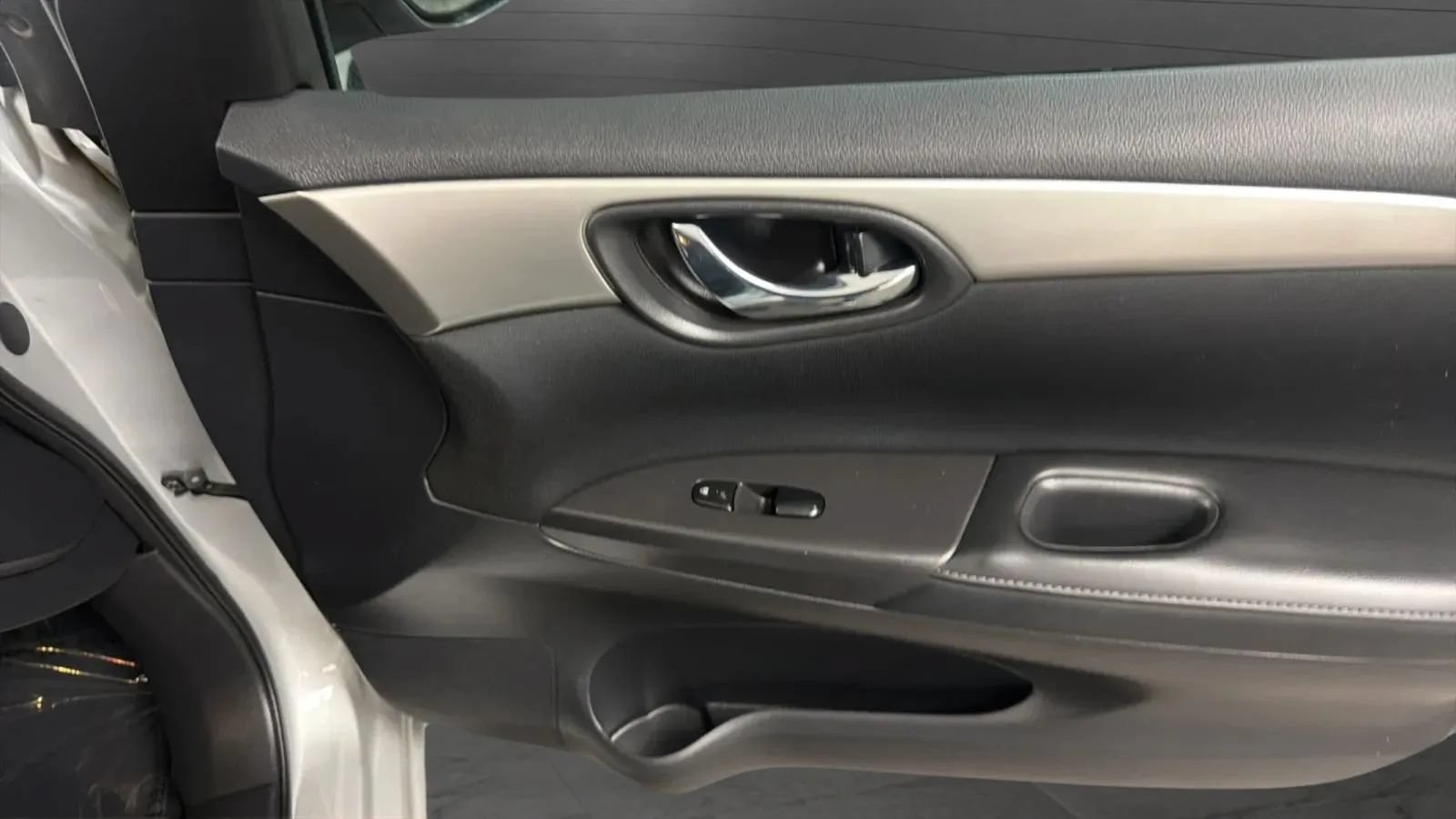 Used 2018 Nissan Sentra S FWD image 18