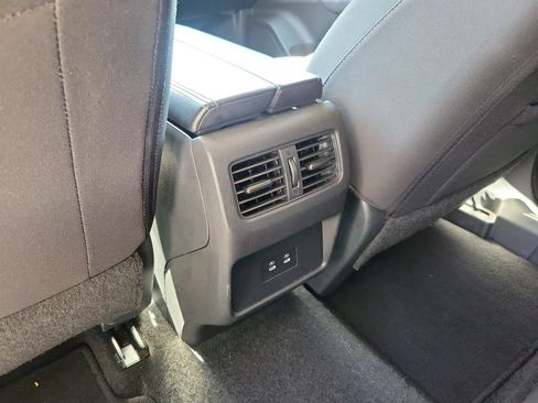Used 2025 Nissan Rogue SV FWD image 11