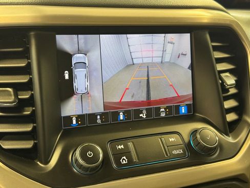 Used 2021 GMC Acadia Denali w/ Denali Technology Package image 44