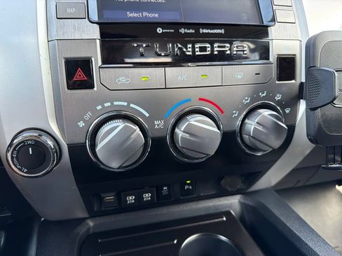 Used 2020 Toyota Tundra SR5 w/ SR5 Convenience Package AWD/4WD image 12