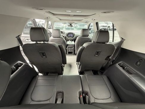 Used 2020 Chevrolet Traverse High Country image 15