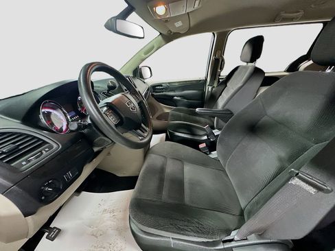 Used 2018 Dodge Grand Caravan SE w/ UConnect Hands-Free Group FWD image 20