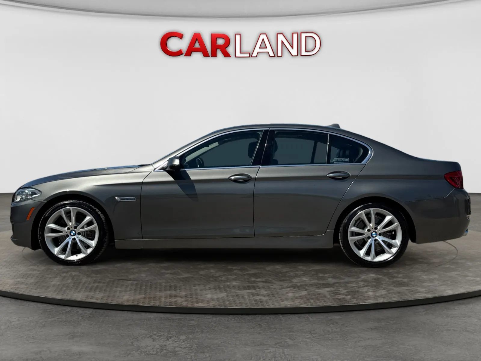 Used 2014 BMW 535d Sedan RWD image 2