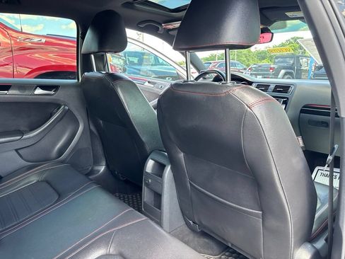 Used 2017 Volkswagen Jetta GLI FWD image 34