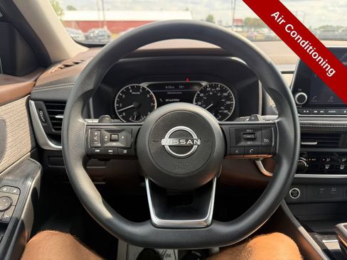 Used 2023 Nissan Rogue S AWD/4WD image 16