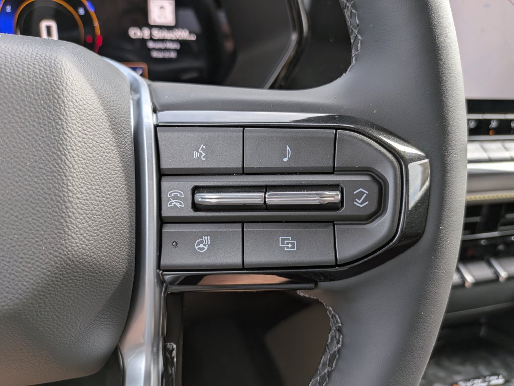 New 2026 Chevrolet Colorado ZR2 w/ Technology Package AWD/4WD image 24