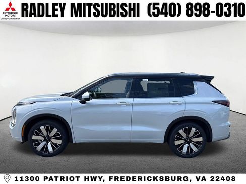 New 2026 Mitsubishi Outlander AWD image 17