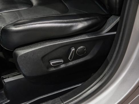 Used 2018 Ford Edge Titanium w/ Technology Package image 37