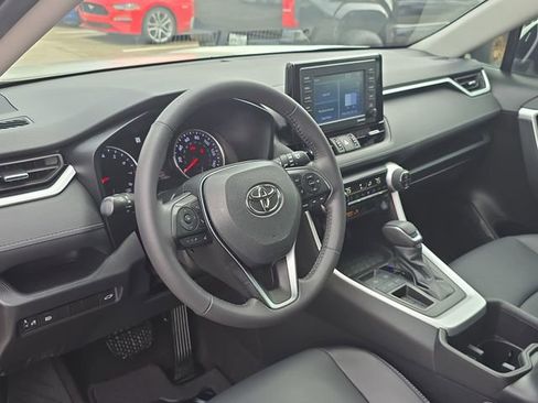 Certified 2022 Toyota RAV4 XLE Premium image 16