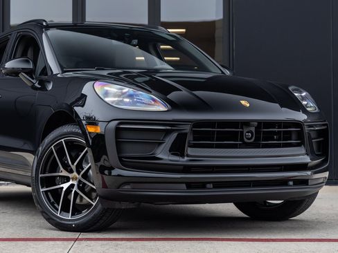 New 2026 Porsche Macan image 9