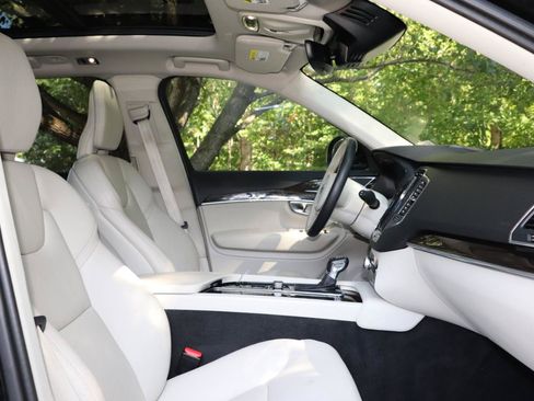 Used 2019 Volvo XC90 T6 Momentum w/ Advanced Package AWD/4WD image 35