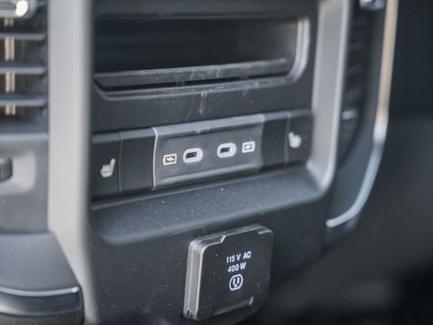 New 2026 RAM 2500 Laramie AWD/4WD image 39