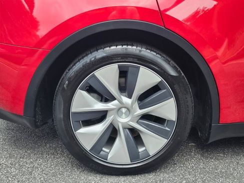 Used 2023 Tesla Model Y 2WD image 16