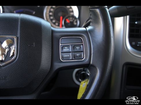 Used 2017 RAM 2500 SLT w/ Luxury Group image 12